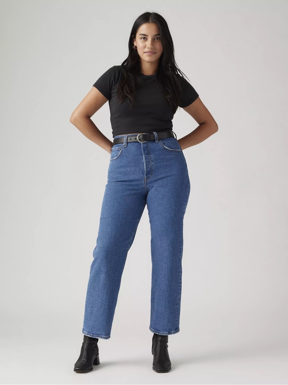 Levi's High-Rise Straight Jeans in Medium Blue